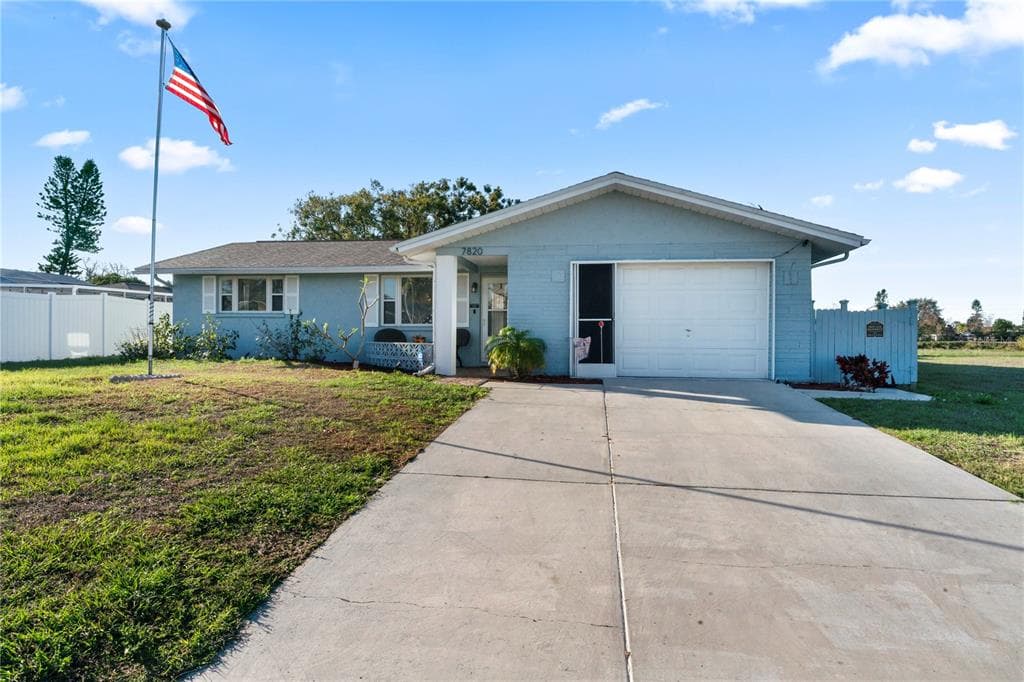 7820 PINEAPPLE LANE PORT RICHEY, FL 34668