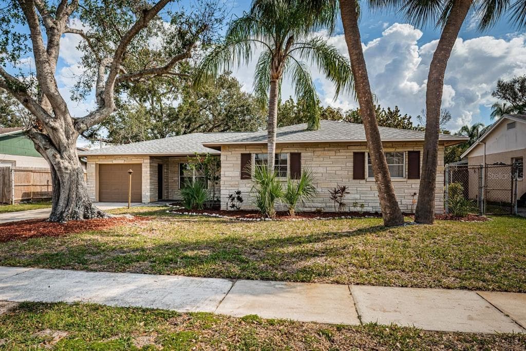 4807 WYNWOOD DRIVE TAMPA, FL 33615