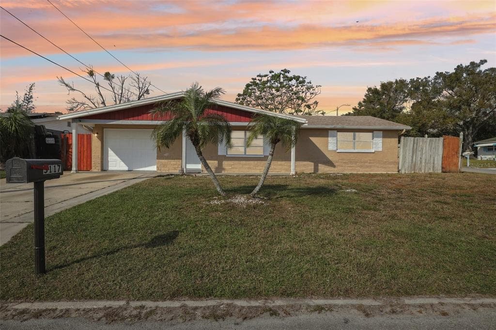 5117 CAPE COD DRIVE HOLIDAY, FL 34690