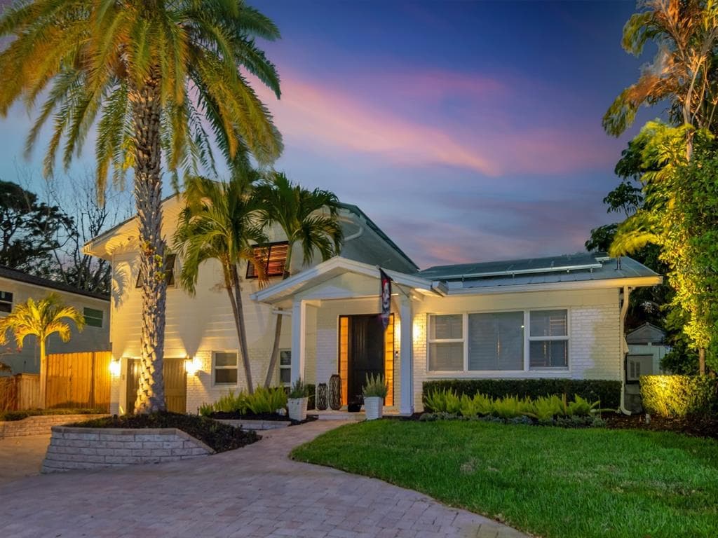 4819 W BAY VILLA AVENUE TAMPA, FL 33611
