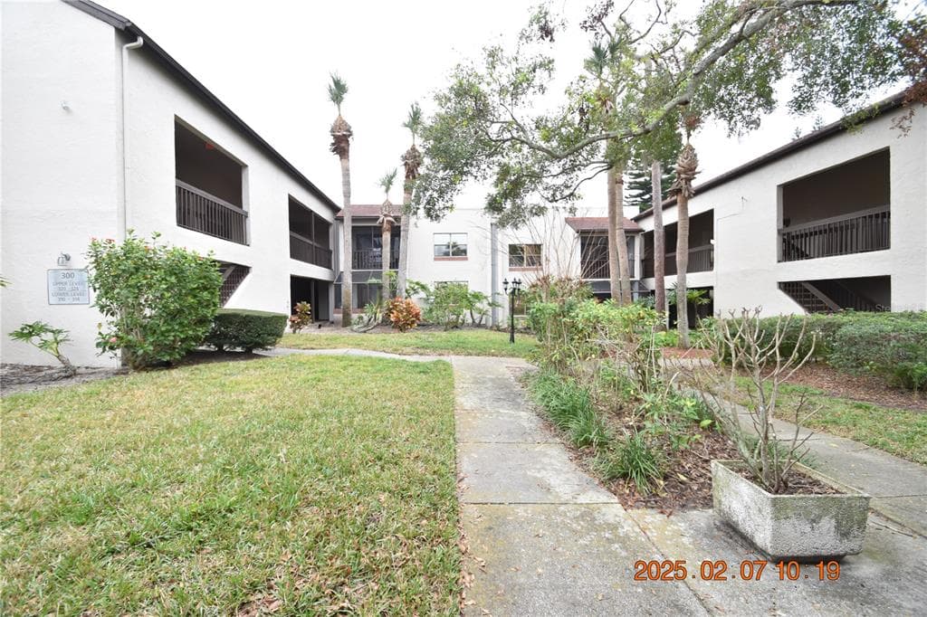 2971 ESTANCIA BOULEVARD UNIT 313 CLEARWATER, FL 33761