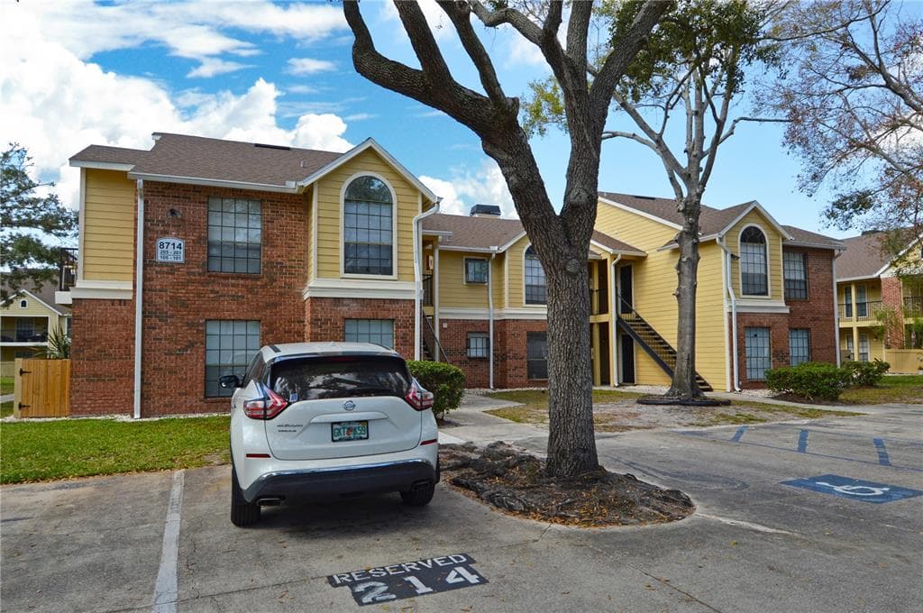 8714 MALLARD RESERVE DRIVE UNIT 104(Furnished) TAMPA, FL 33614