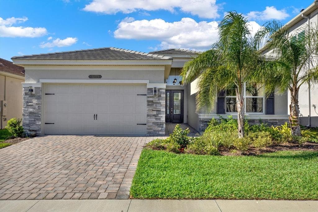 32773 TREE OF LIFE AVENUE WESLEY CHAPEL, FL 33543