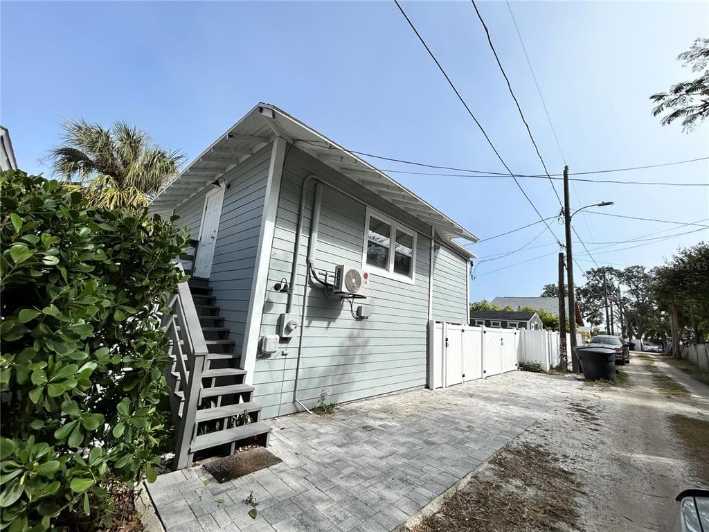 226 20TH AVENUE SE UNIT 1/2 ST PETERSBURG, FL 33705