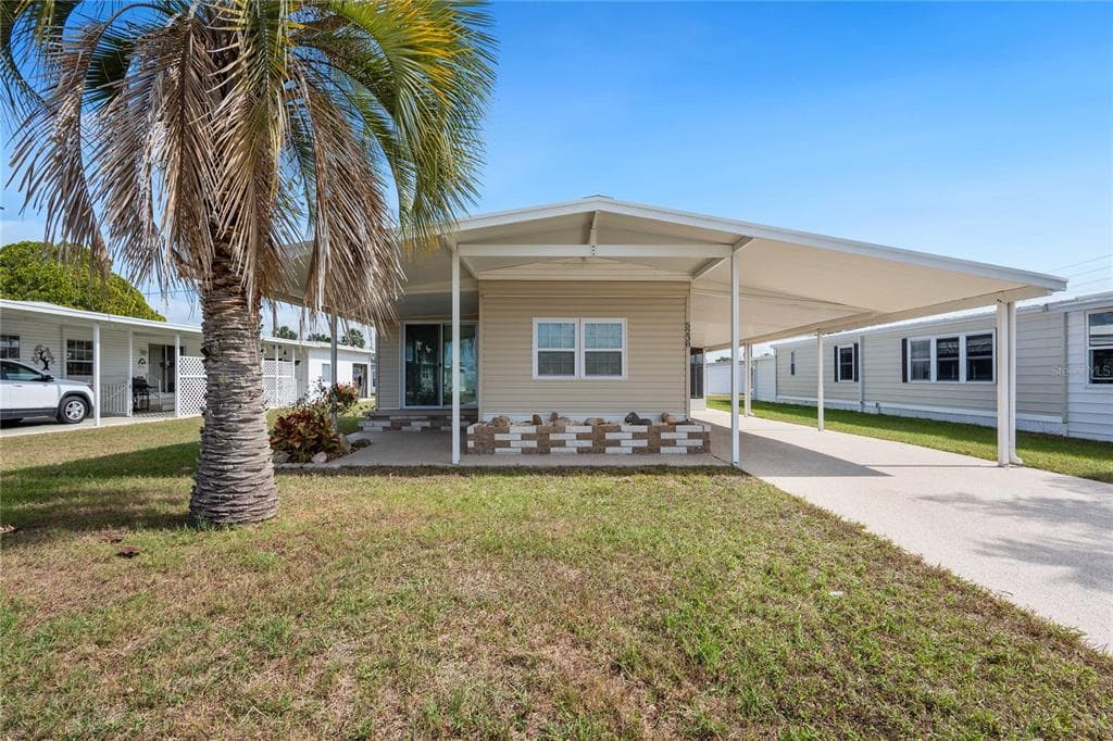 5238 VERA STREET ZEPHYRHILLS, FL 33542