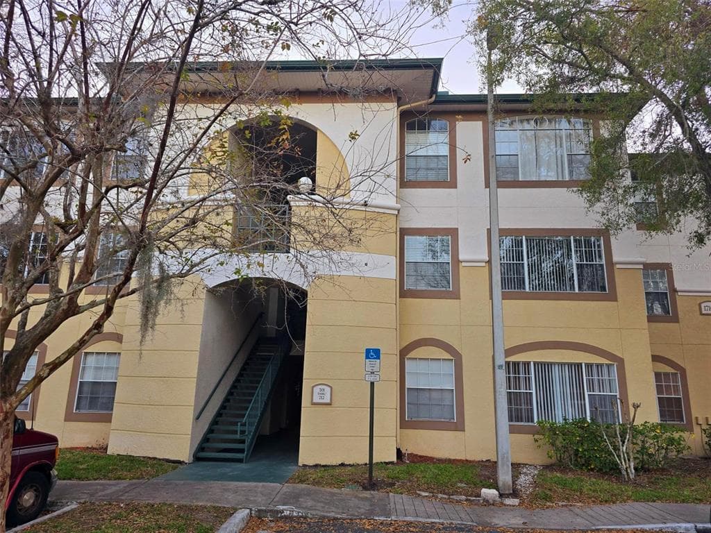 17108 CARRINGTON PARK DRIVE UNIT 703 TAMPA, FL 33647