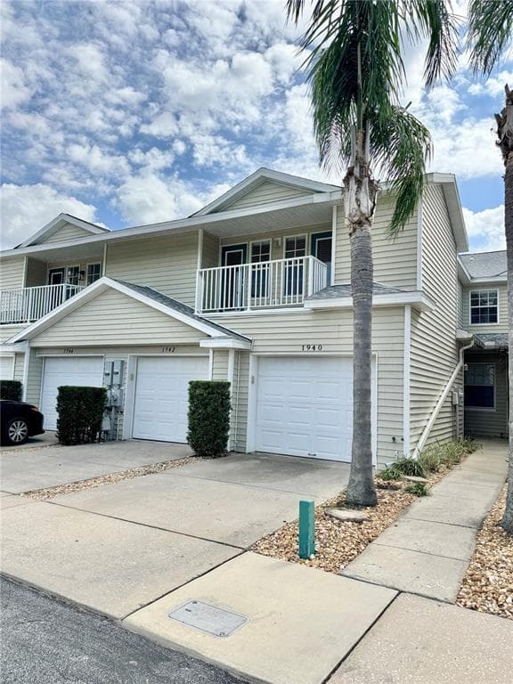 1942 HAMMOCKS AVE UNIT 1942 LUTZ, FL 33549