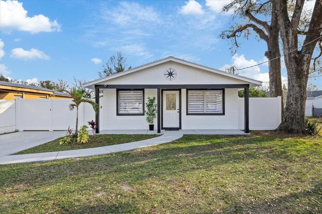 1315 E DR MARTIN LUTHER KING JR BOULEVARD PLANT CITY, FL 33563