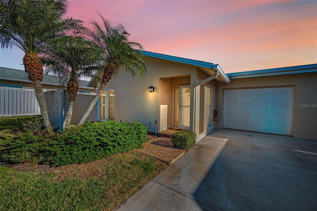 2731 SHERBROOKE LANE UNIT D PALM HARBOR, FL 34684