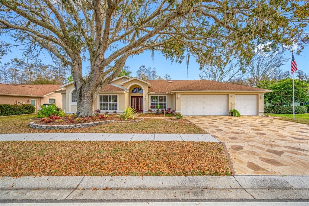 1734 KINSMERE DRIVE TRINITY, FL 34655