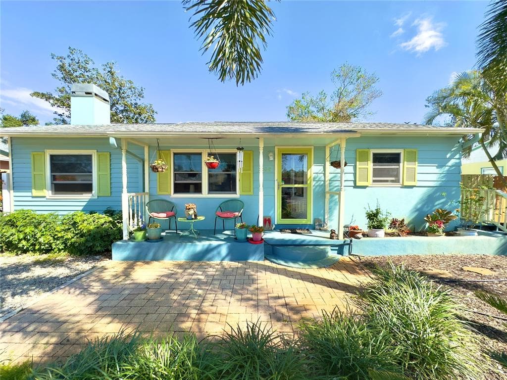 1208 HULL STREET S GULFPORT, FL 33707