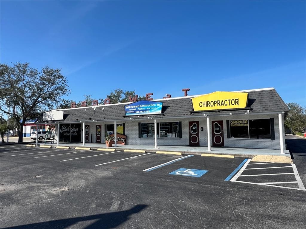 6600 MANATEE AVENUE W BRADENTON, FL 34209