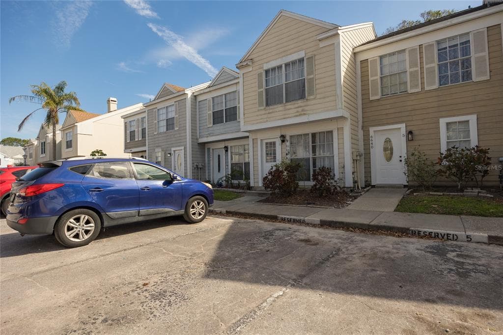 6640 121ST AVENUE UNIT 4 LARGO, FL 33773
