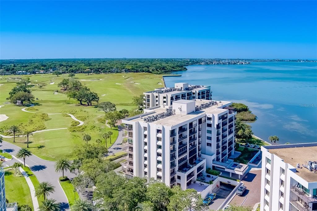 6 BELLEVIEW BOULEVARD UNIT 203 BELLEAIR, FL 33756