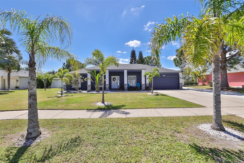 7609 CLAIR WOOD COURT APOLLO BEACH, FL 33572