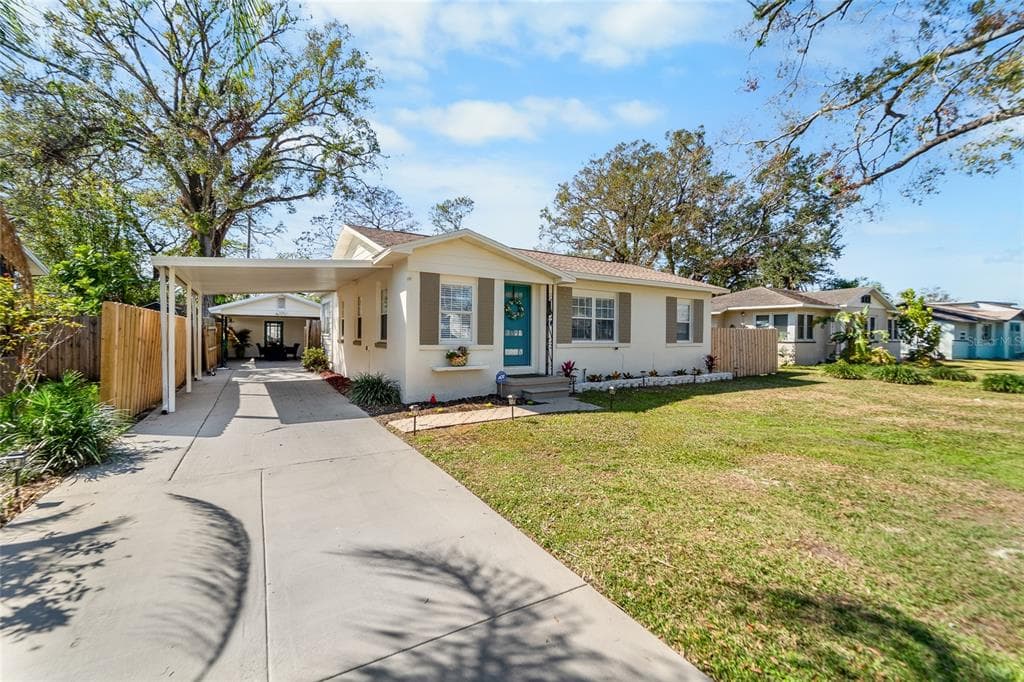 1012 W BERRY AVENUE TAMPA, FL 33603
