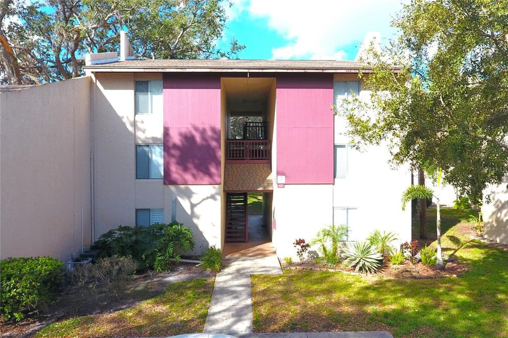 8632 TAHOE COURT UNIT 6 TAMPA, FL 33614