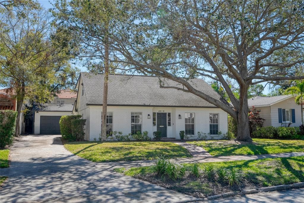 4618 W BEACH PARK DRIVE TAMPA, FL 33609