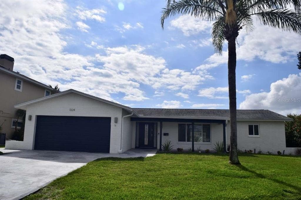 1324 51ST AVENUE NE ST PETERSBURG, FL 33703