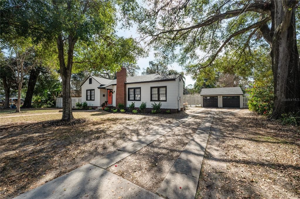 1209 E IDLEWILD AVENUE TAMPA, FL 33604