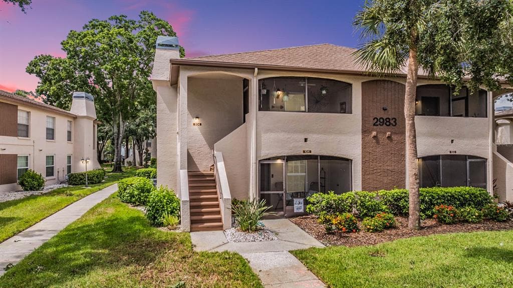2983 BONAVENTURE CIRCLE UNIT 204 PALM HARBOR, FL 34684