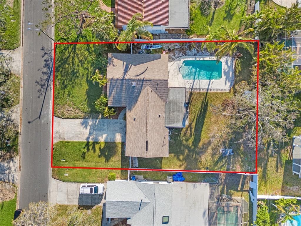 2027 MONTANA AVENUE NE ST PETERSBURG, FL 33703