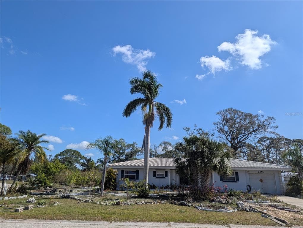 2052 IVY PLACE W SARASOTA, FL 34235