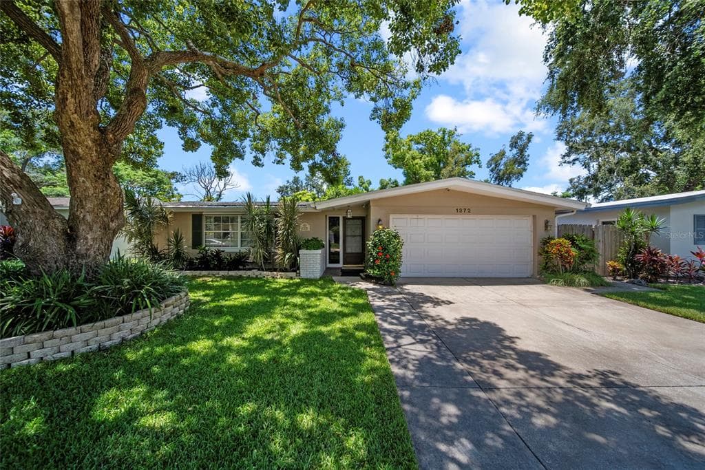 1372 S HILLCREST AVENUE CLEARWATER, FL 33756
