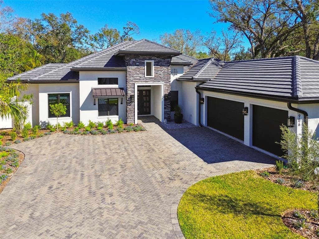 906 S STERLING AVENUE TAMPA, FL 33629