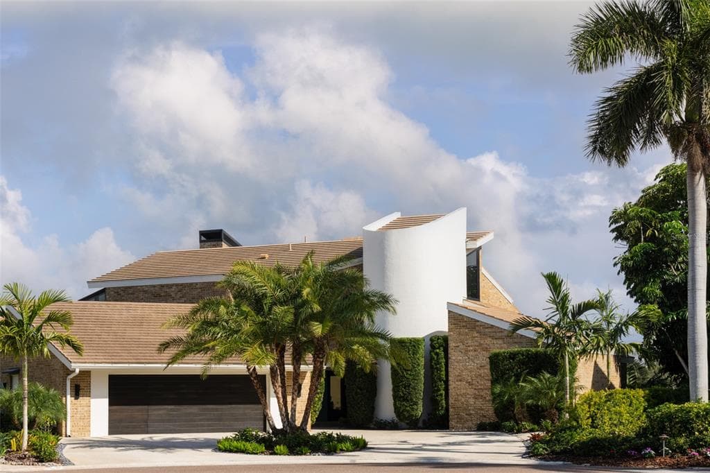 4900 59TH AVENUE S ST PETERSBURG, FL 33715