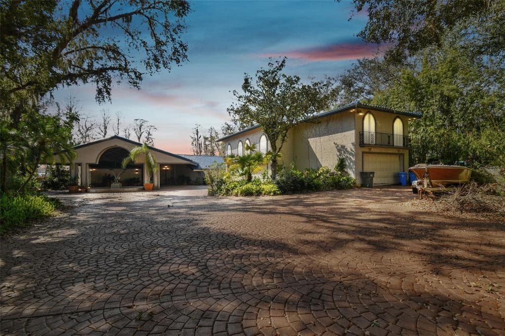 8510 LAYS COVE PLACE