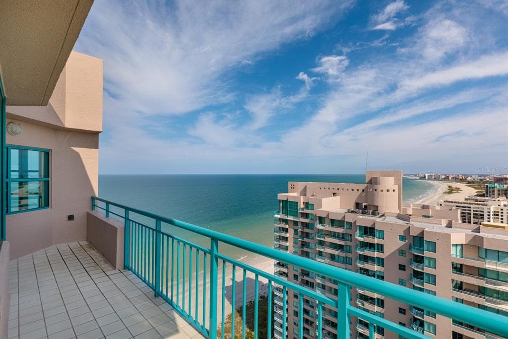 1540 GULF BOULEVARD UNIT PH7 CLEARWATER BEACH, FL 33767