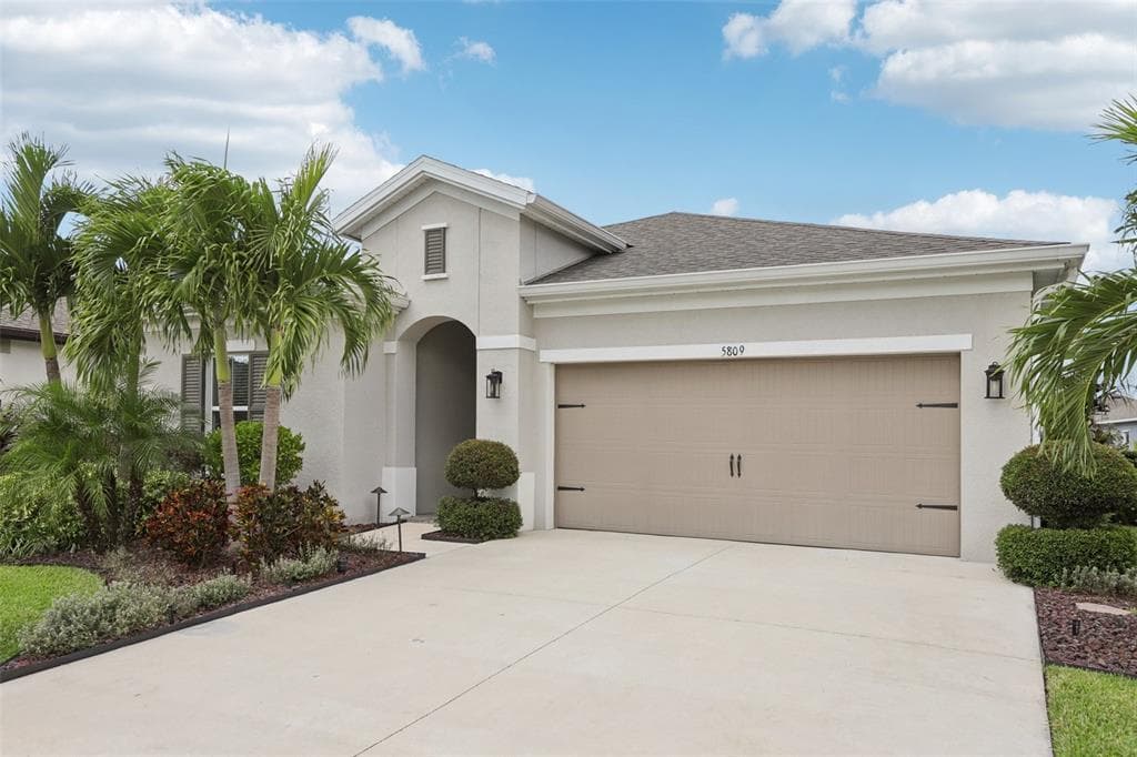 5809 SILVER SUN DRIVE APOLLO BEACH, FL 33572