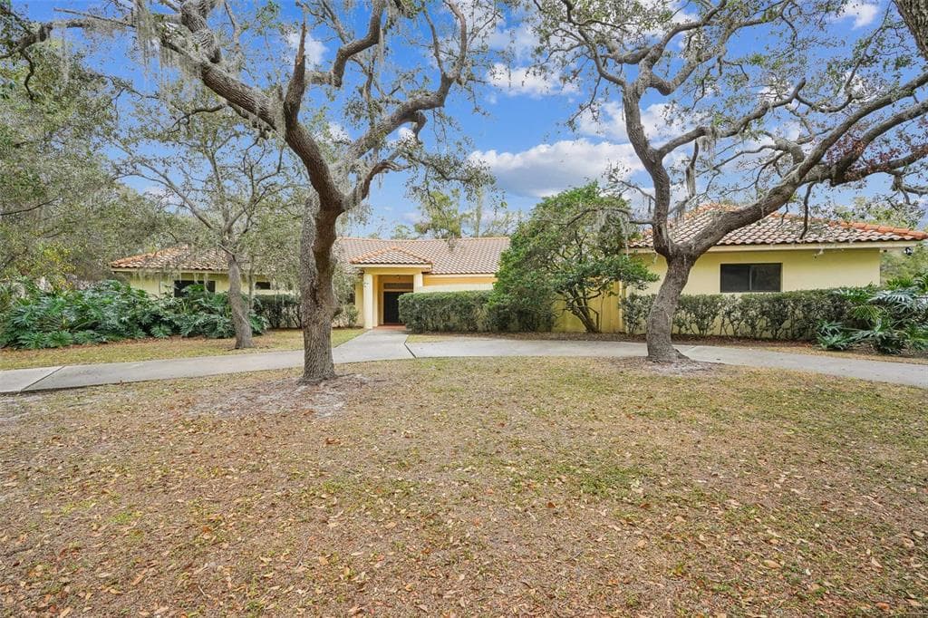 702 CENTERBROOK DRIVE BRANDON, FL 33511