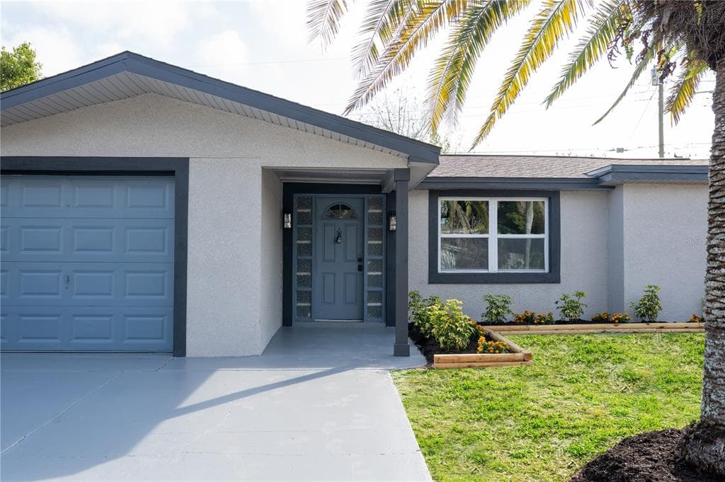 2406 COOL ROAD HOLIDAY, FL 34690