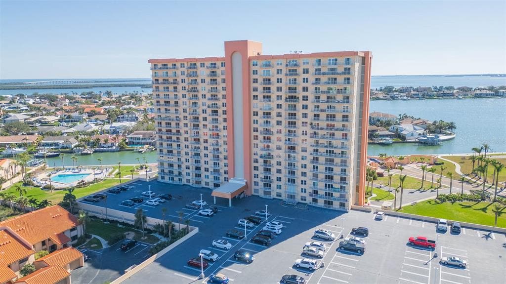 4900 BRITTANY DRIVE S UNIT 304 ST PETERSBURG, FL 33715