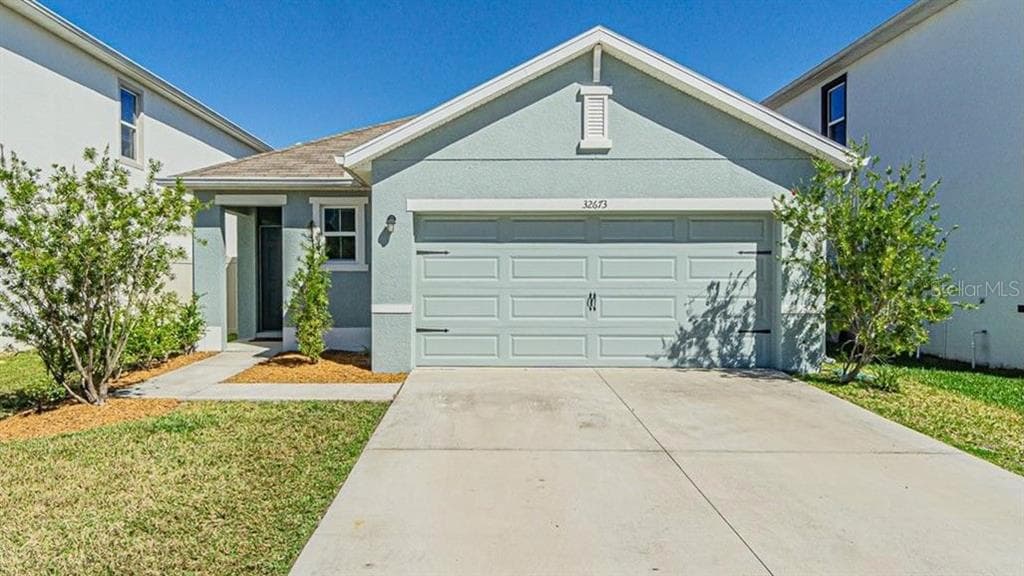 32673 PEZ LANDING LANE WESLEY CHAPEL, FL 33543