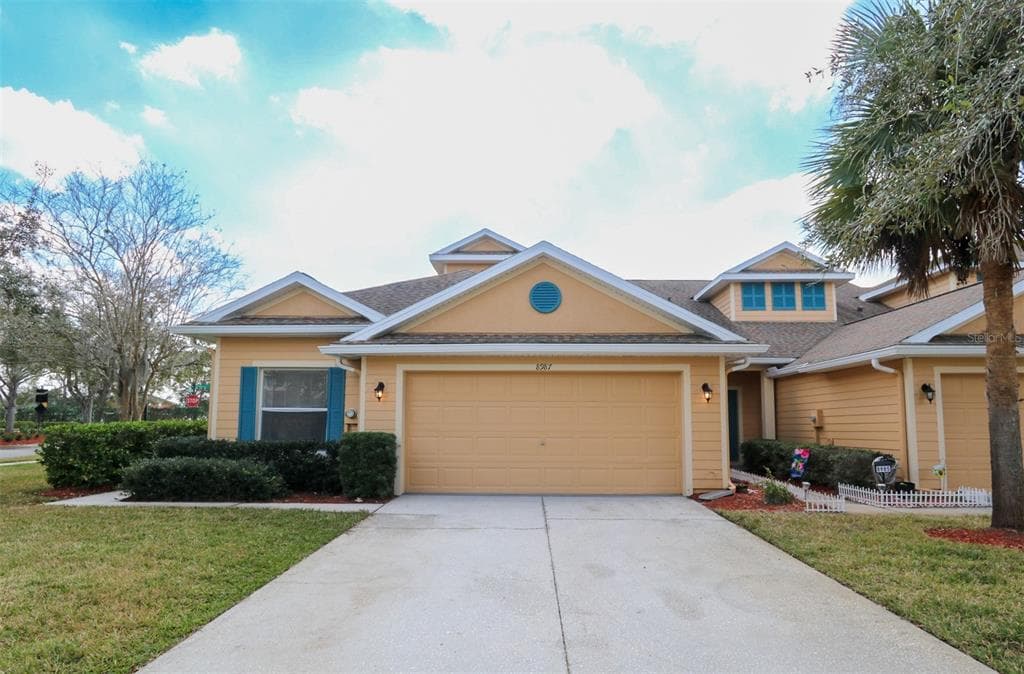 8987 IRON OAK AVENUE TAMPA, FL 33647