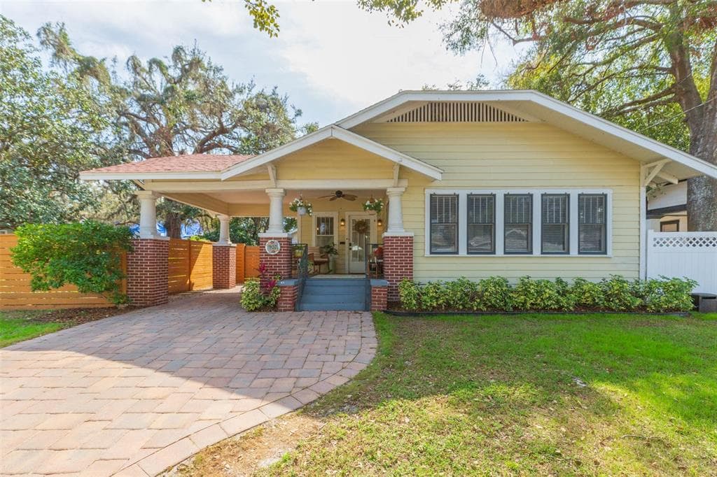 907 E HAMILTON AVENUE TAMPA, FL 33604