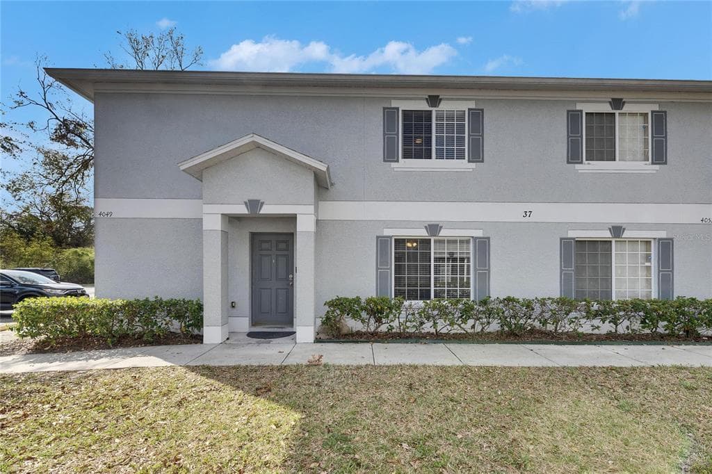 4049 DOLPHIN DRIVE TAMPA, FL 33617