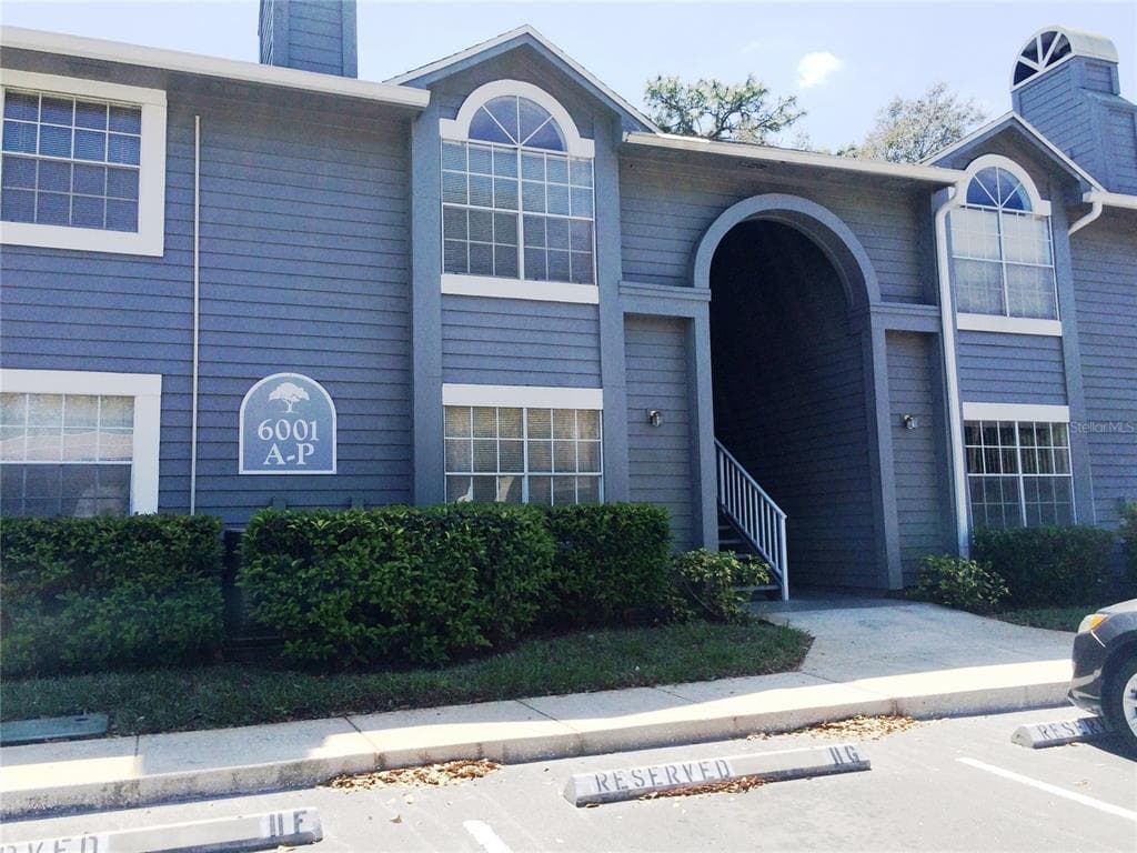 6001 LAKETREE LANE UNIT G TEMPLE TERRACE, FL 33617