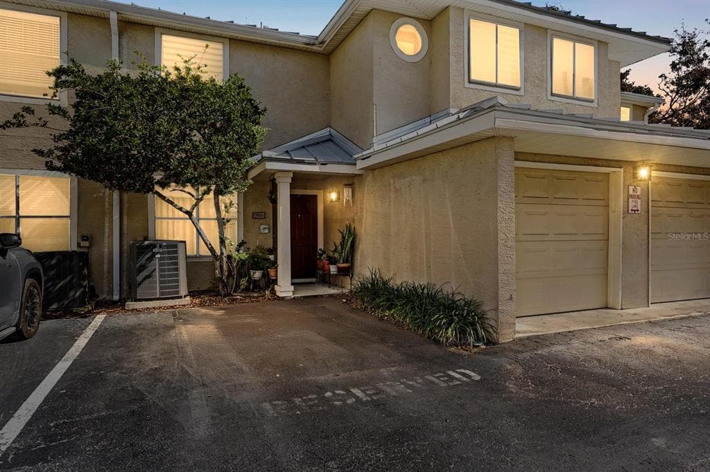 13003 LORNA PLACE TAMPA, FL 33618
