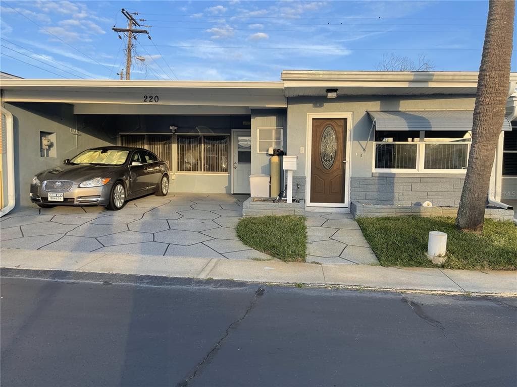 250 ROSERY ROAD NW UNIT 220 LARGO, FL 33770