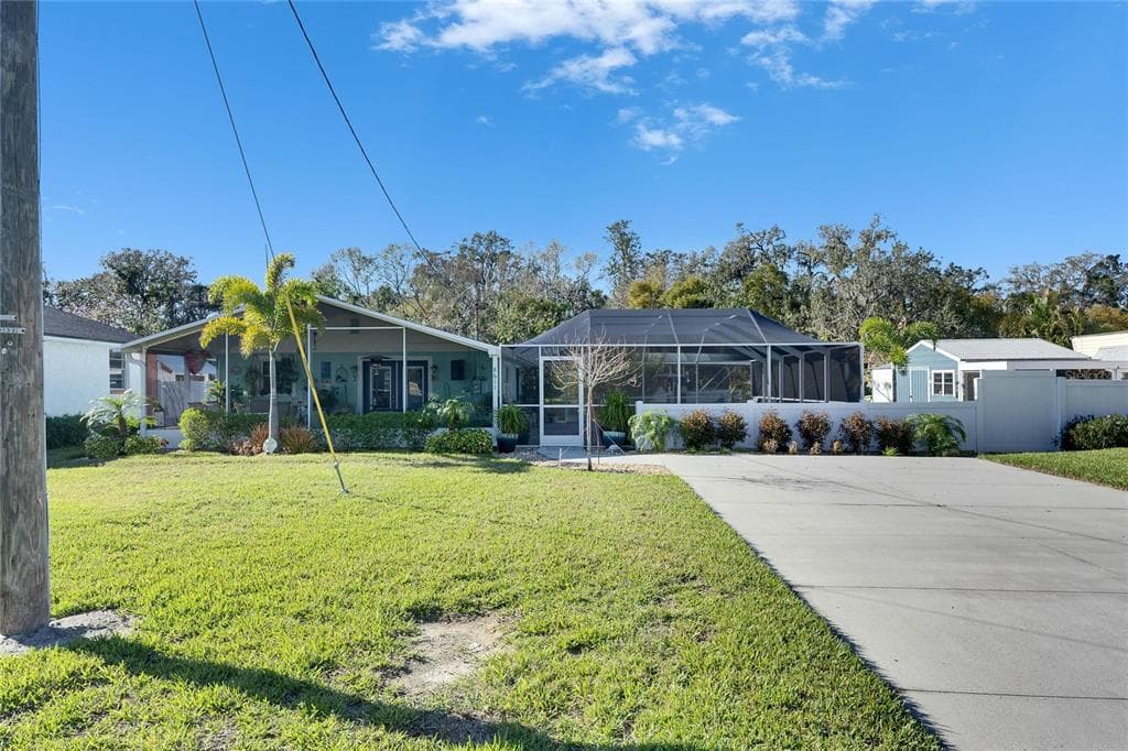8611 PARKWAY CIRCLE RIVERVIEW, FL 33569