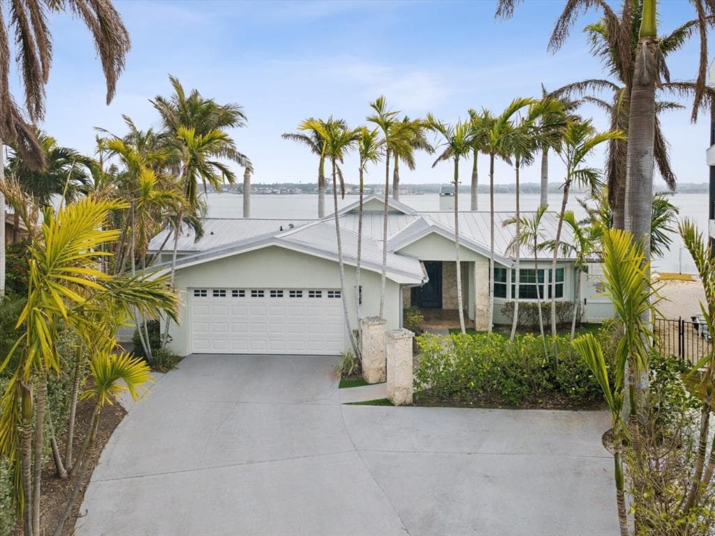 450 22ND STREET BELLEAIR BEACH, FL 33786