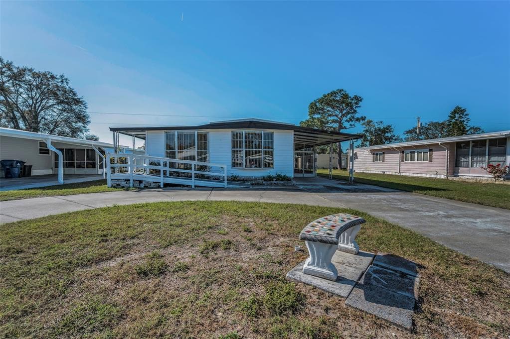 196 PHILADELPHIA BOULEVARD UNIT 10 PALM HARBOR, FL 34684
