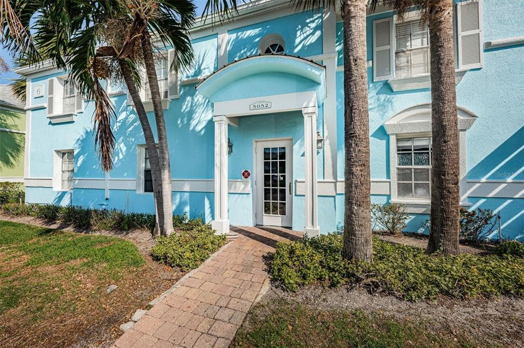5052 STARFISH DRIVE SE UNIT D ST PETERSBURG, FL 33705