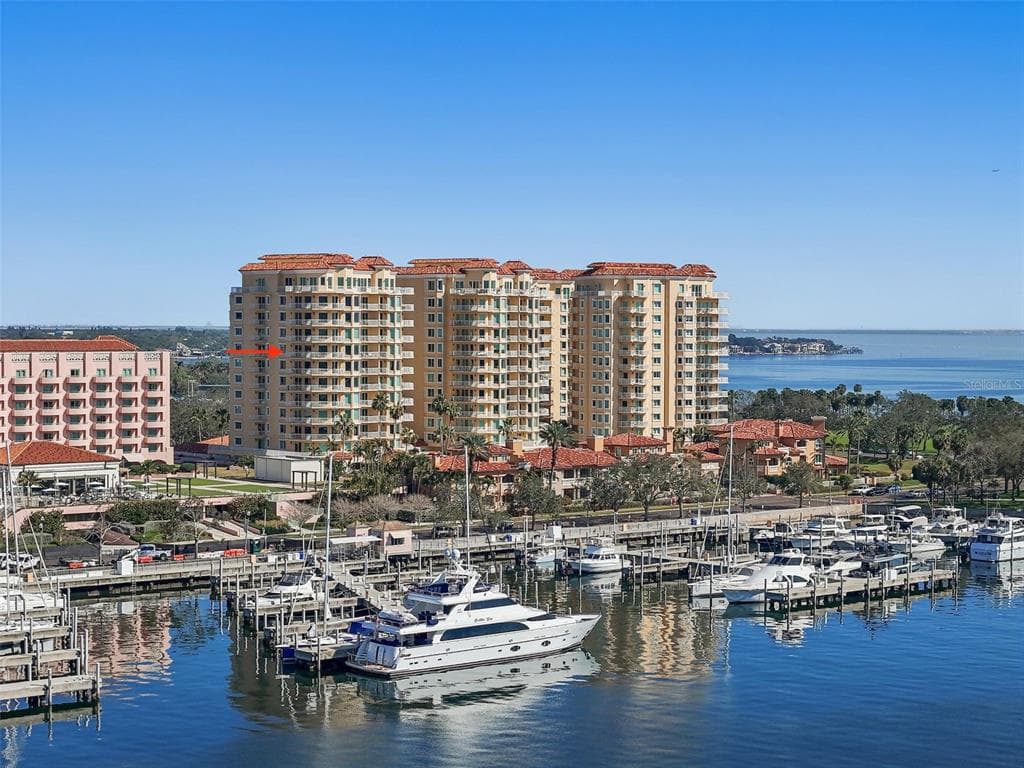 555 5TH AVENUE NE UNIT 711 ST PETERSBURG, FL 33701