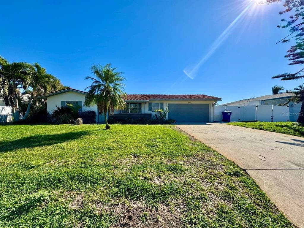 4462 39TH STREET S ST PETERSBURG, FL 33711