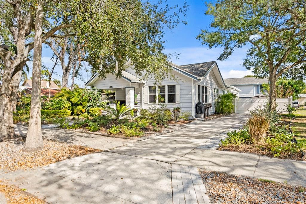 2721 12TH STREET N ST PETERSBURG, FL 33704